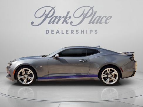 Used 2020 Chevrolet Camaro SS RWD image 2