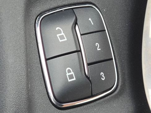 Used 2017 Lincoln MKC Select w/ Select Plus Package image 26