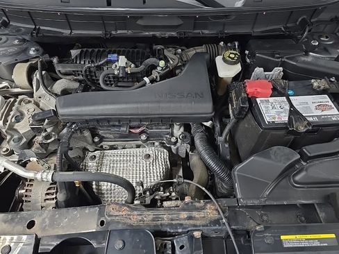 Used 2018 Nissan Rogue S AWD/4WD image 12