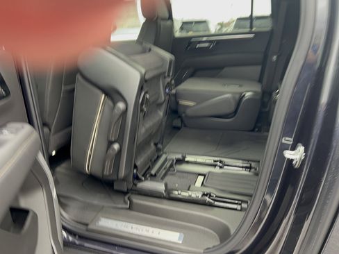 New 2026 Chevrolet Suburban Premier w/ Sun And Tow Package AWD/4WD image 13