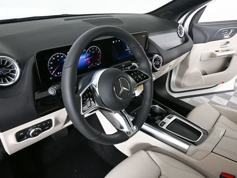 New 2026 Mercedes-Benz GLA 250 GLA 250 image 6