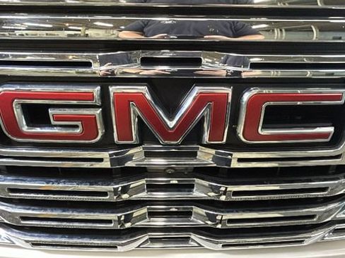 Used 2023 GMC Sierra 1500 Denali w/ Denali Reserve Package AWD/4WD image 8