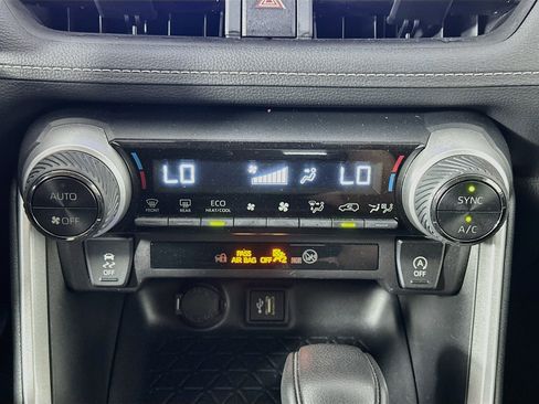 Used 2025 Toyota RAV4 XLE FWD image 24