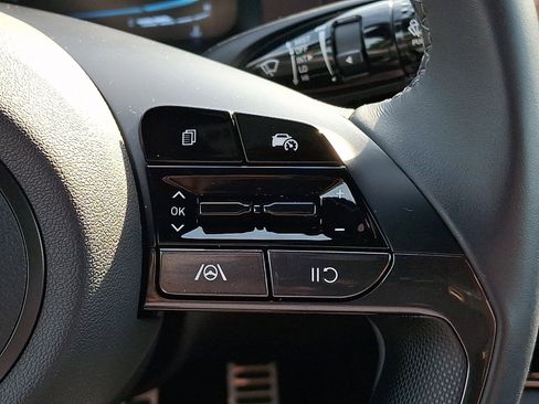 Certified 2025 Hyundai Elantra Sport FWD image 21