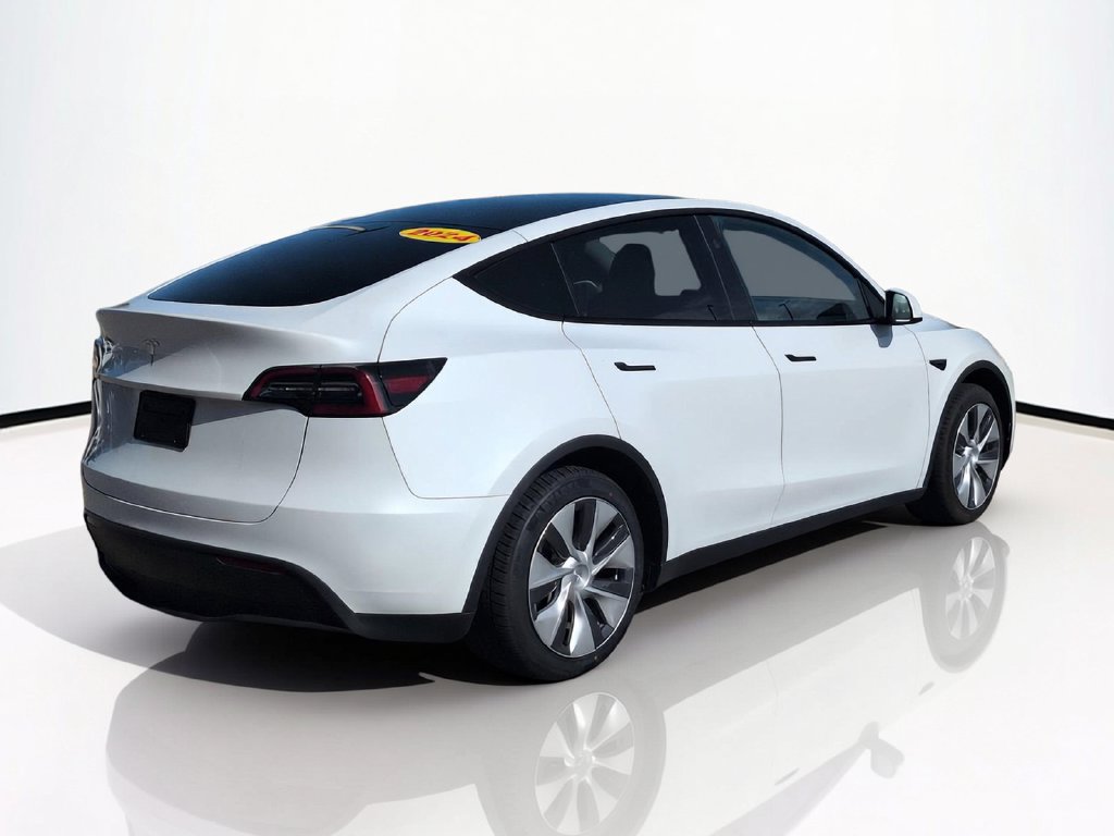 Used 2024 Tesla Model Y Long Range RWD image 6