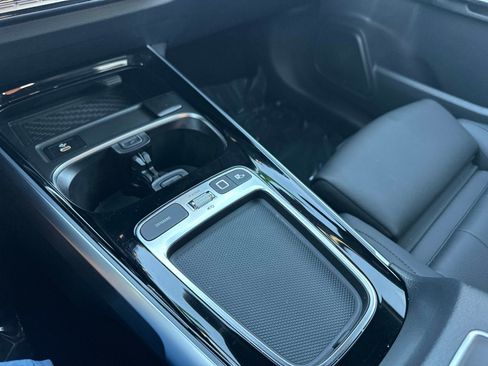 Used 2025 Mercedes-Benz GLB 250 image 28