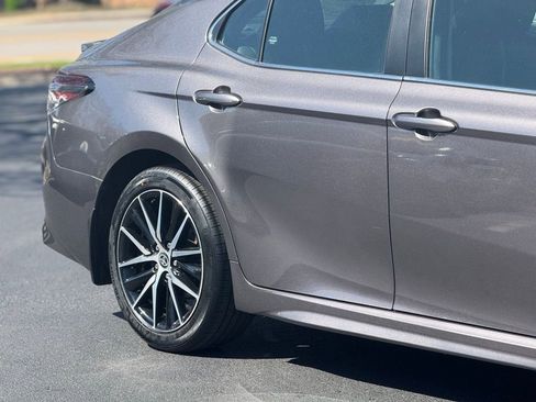 Used 2024 Toyota Camry SE image 7