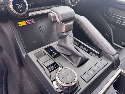 New 2026 Toyota 4Runner Limited AWD/4WD image 15
