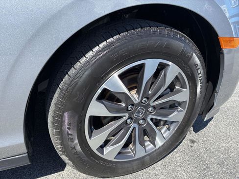 Certified 2023 Honda Odyssey EX-L image 9