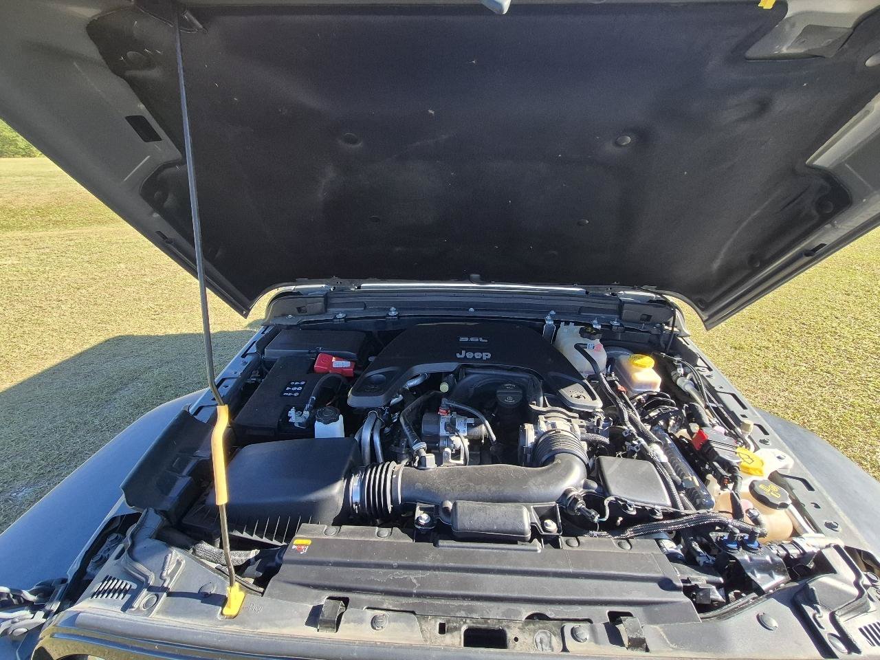 Used 2021 Jeep Wrangler Sport AWD/4WD image 12