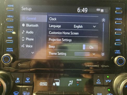 Used 2020 Toyota Highlander XLE FWD image 25