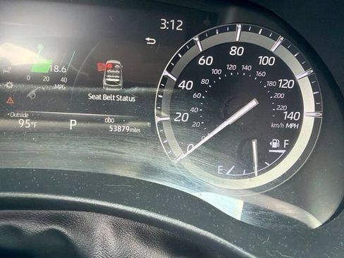 Used 2020 Toyota Highlander XLE AWD/4WD image 6