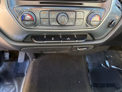 Used 2018 Chevrolet Silverado 1500 LT w/ All Star Edition image 29