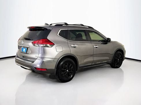 Used 2017 Nissan Rogue SV w/ Midnight Edition FWD image 7