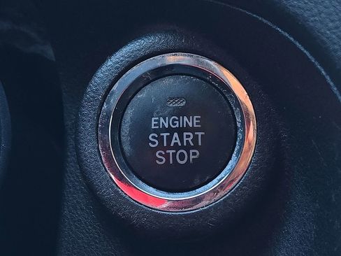 Used 2018 Subaru Crosstrek 2.0i Limited image 16