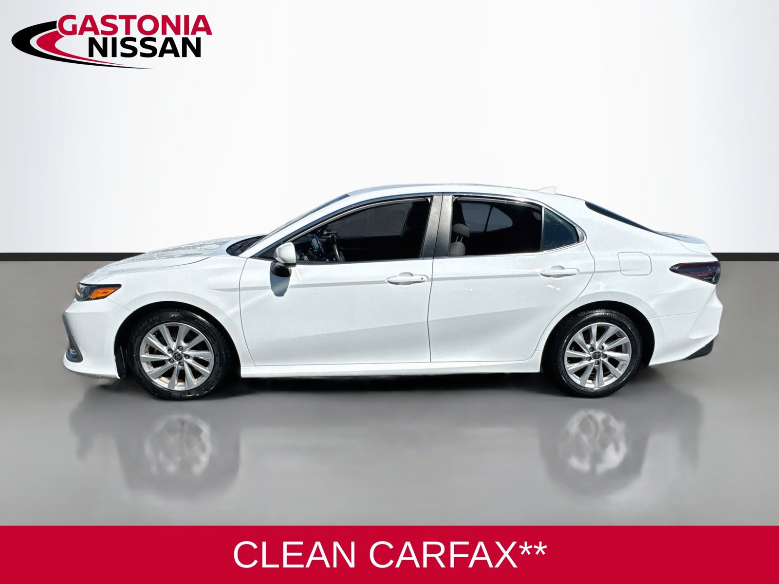 Used 2023 Toyota Camry LE FWD image 5