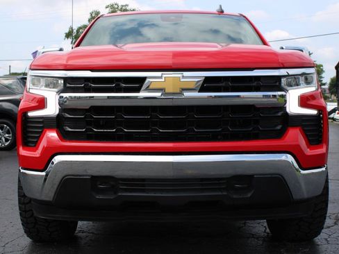 Used 2024 Chevrolet Silverado 1500 LT AWD/4WD image 2