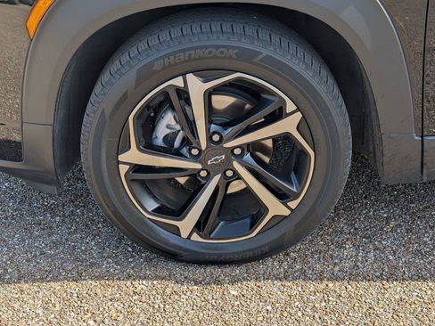 Used 2022 Chevrolet TrailBlazer RS w/ Sun and Liftgate Package FWD image 9