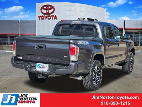 Used 2020 Toyota Tacoma TRD Sport image 6