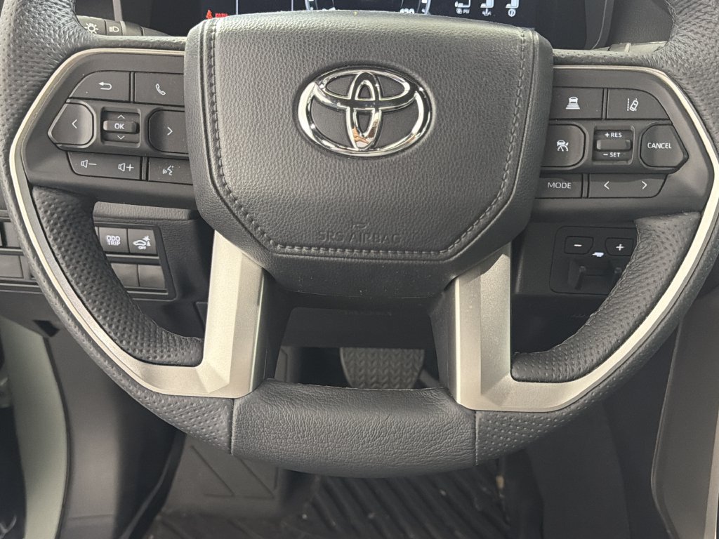 Used 2026 Toyota Tundra Limited AWD/4WD image 25