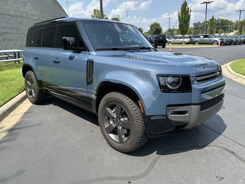 Used 2024 Land Rover Defender 110 X-Dynamic SE AWD/4WD image 9