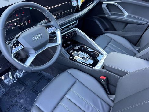 Used 2025 Audi Q5 Premium AWD/4WD image 10