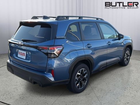 Used 2025 Subaru Forester Premium AWD/4WD image 6
