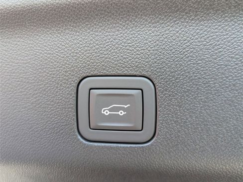 New 2026 Chevrolet Suburban Premier image 11