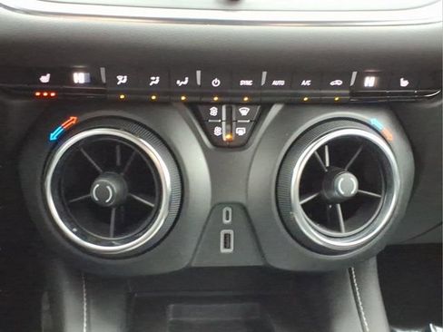 Used 2024 Chevrolet Blazer LT w/ Convenience Package image 21