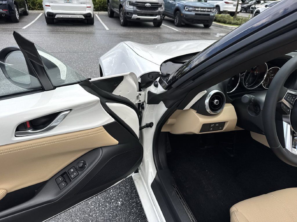 New 2026 MAZDA MX-5 Miata Grand Touring RWD image 17