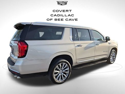Used 2023 GMC Yukon XL Denali image 10