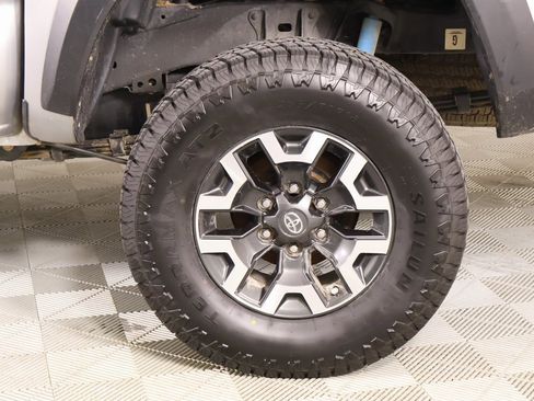 Used 2021 Toyota Tacoma TRD Off-Road image 18