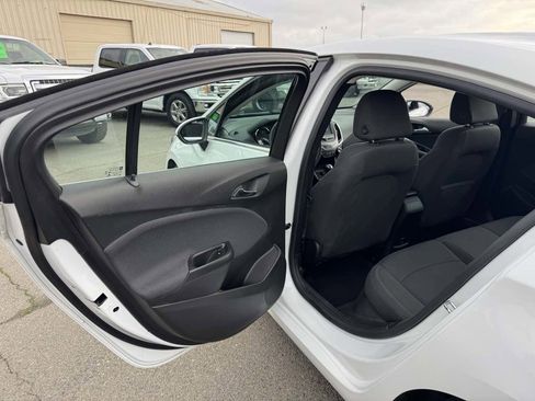 Used 2017 Chevrolet Cruze LT w/ Convenience Package image 21