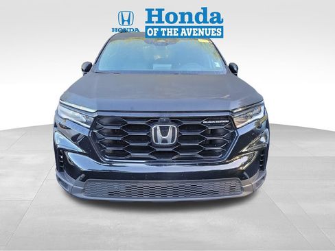 Used 2025 Honda Pilot Black Edition image 2