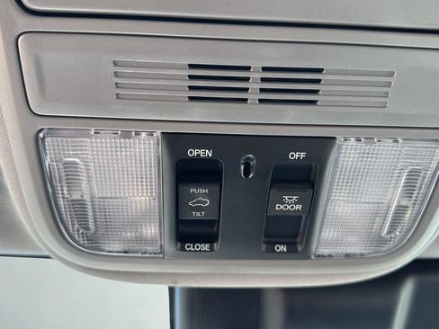 Used 2018 Honda Odyssey EX-L image 21