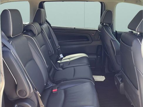 Used 2025 Honda Odyssey Elite image 17