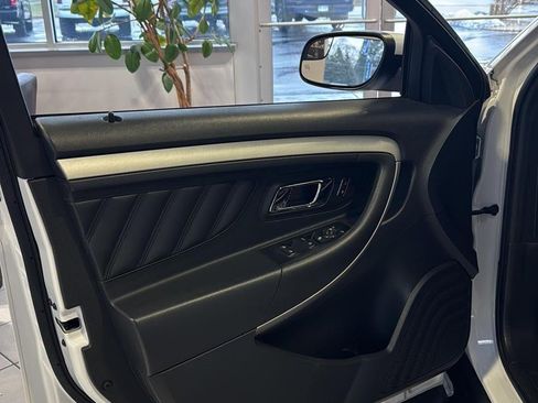Used 2017 Ford Taurus SEL w/ Equipment Group 201A image 10