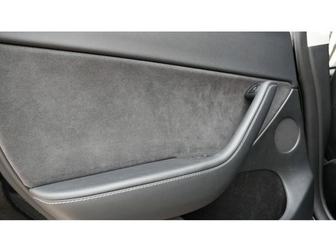 Used 2023 Tesla Model Y Long Range image 26