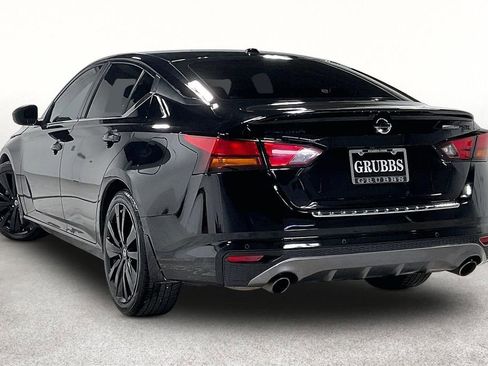 Used 2022 Nissan Altima 2.5 SR w/ Midnight Edition Package FWD image 15