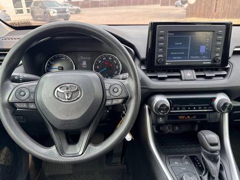 Used 2022 Toyota RAV4 LE AWD/4WD image 14