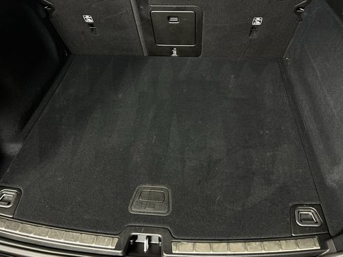 Used 2025 Volvo XC60 B5 Plus image 28