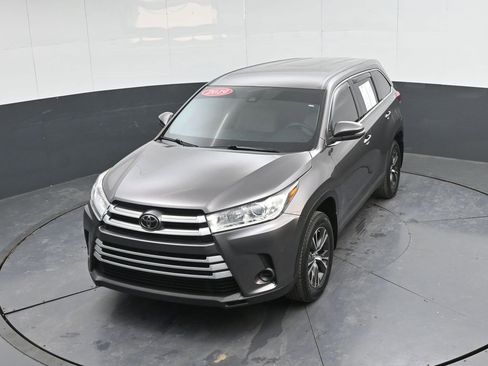Used 2019 Toyota Highlander LE image 43