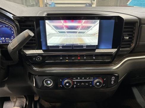 Used 2024 Chevrolet Silverado 1500 LT w/ Z71 Off-Road Package image 10