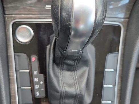 Used 2018 Volkswagen Passat 2.0T SE image 22