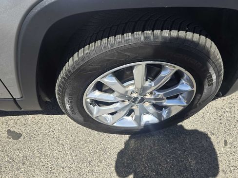 Used 2017 Jeep Cherokee Limited AWD/4WD image 37