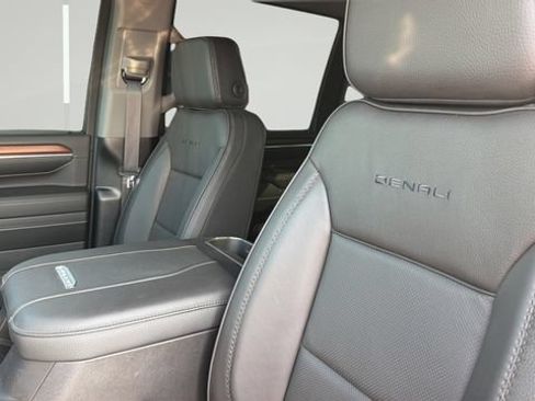 Used 2024 GMC Sierra 3500 Denali AWD/4WD image 10