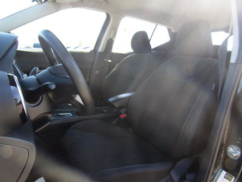 Used 2021 Nissan Kicks SV FWD image 12