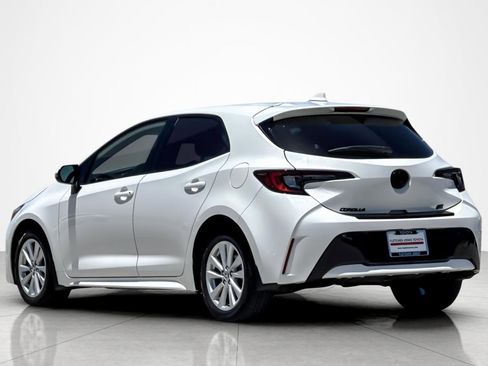 Certified 2025 Toyota Corolla SE FWD image 3