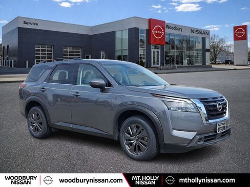 Certified 2023 Nissan Pathfinder SV image 1