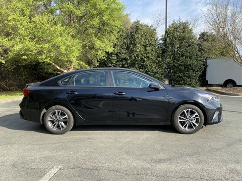 Used 2024 Kia Forte LXS image 10